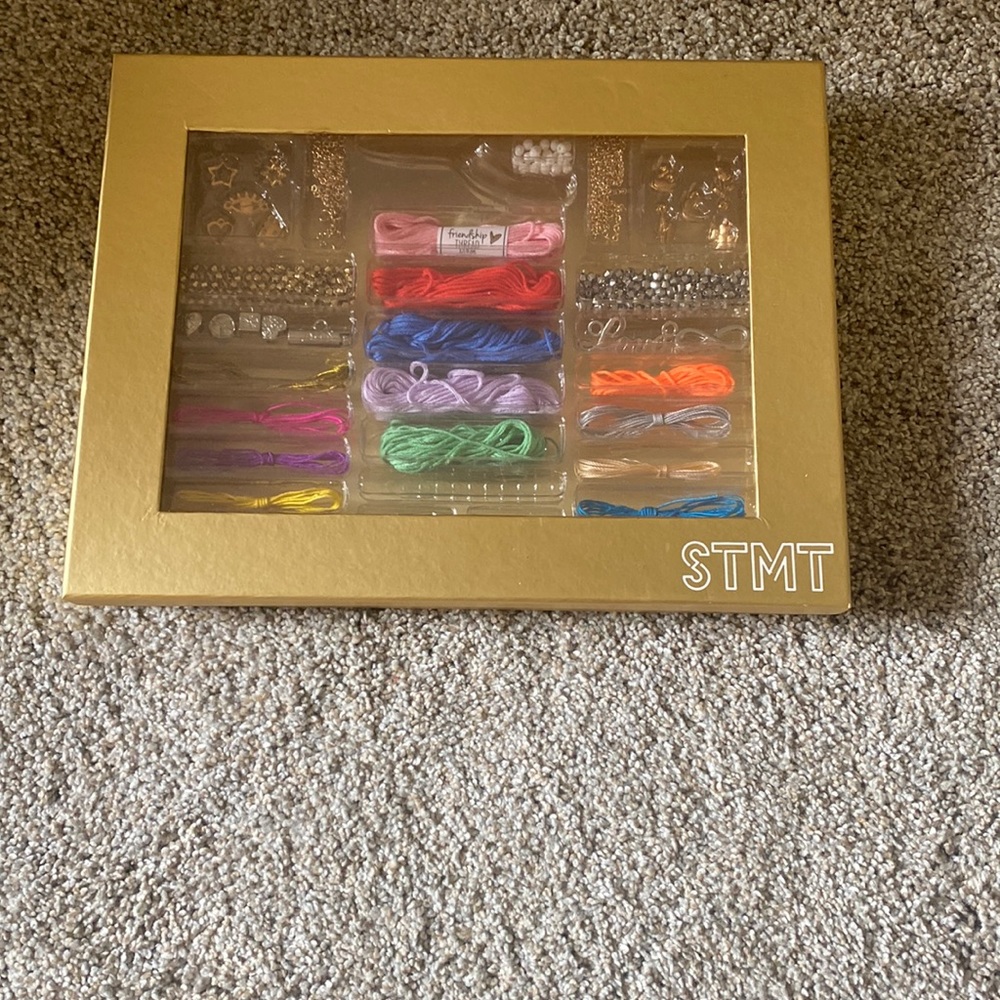 Bracelet making kit